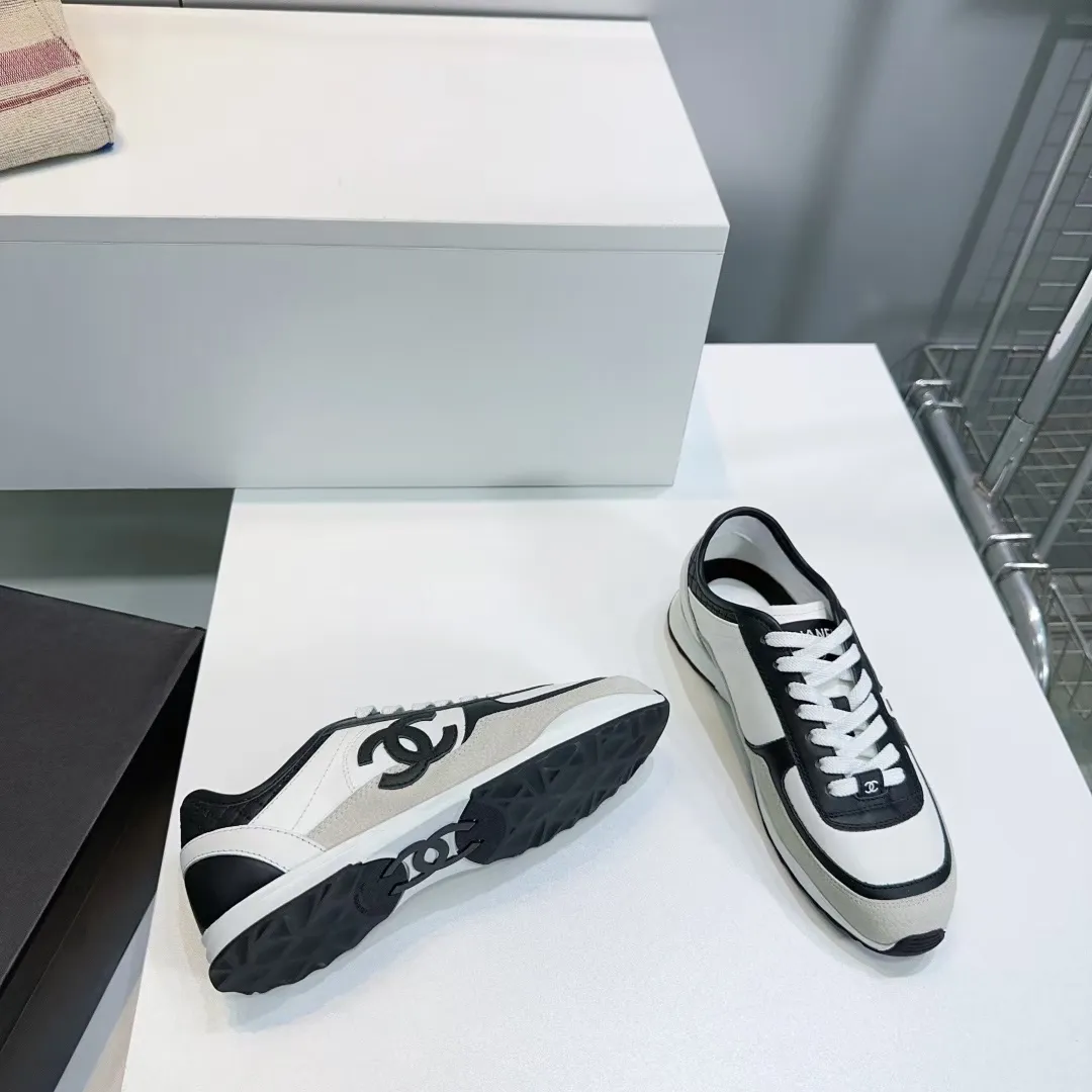 👟👟Ex-factory price 440👟👟 CHANEL Chanel 2025 new panda sneakers, color matching thick-soled casual sports shoes, upper: imported calfskin/imported suede, lining: imported sheepskin lining, outsole: TPU original outsole Size: #35-40 (40 customized, non-refundable)